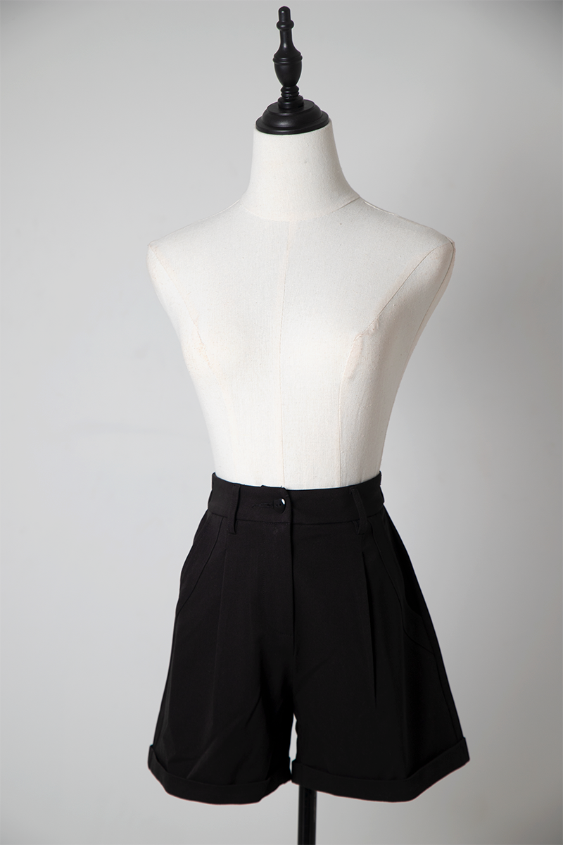 Black Sun Exclusive-Ali Short