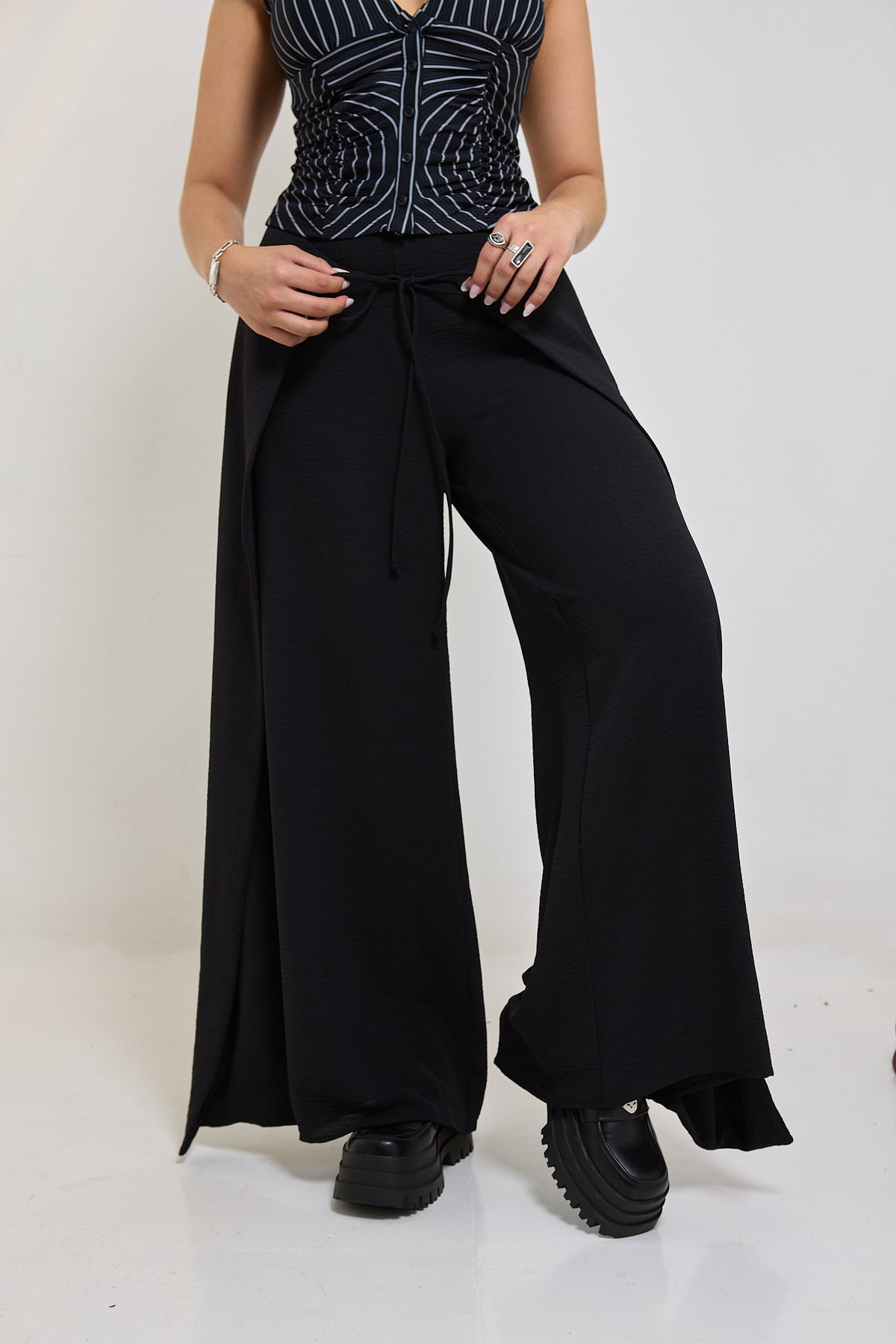 Matte Crepe Overlap Pants