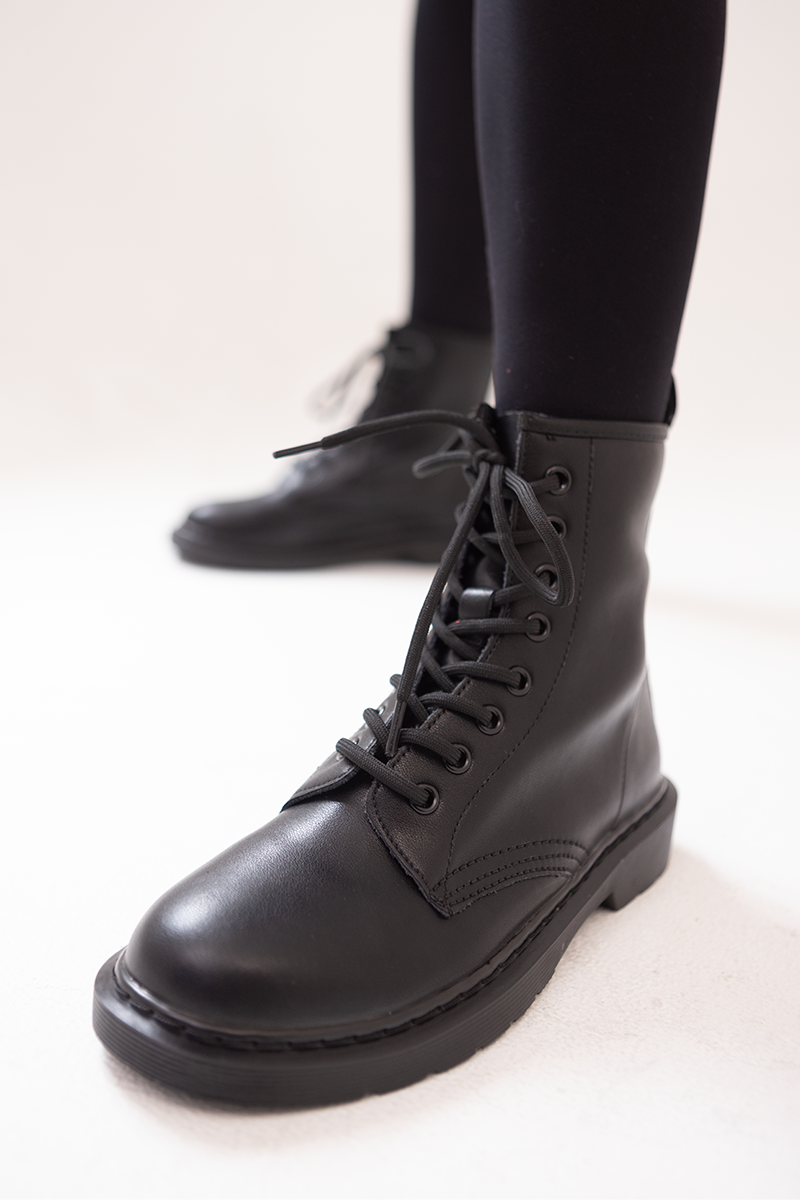Total Black Combats