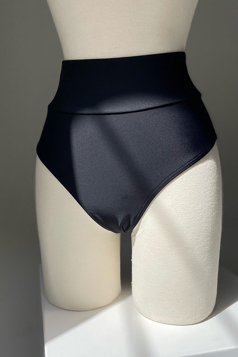 Black Sun Exlusive-Black Pole