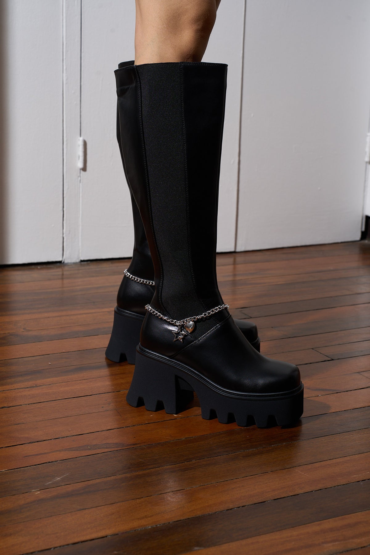 Nirvana Boots