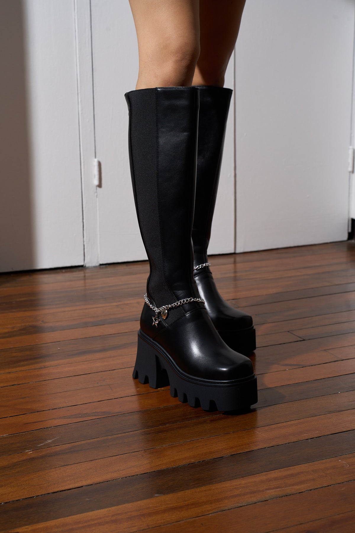 Nirvana Boots