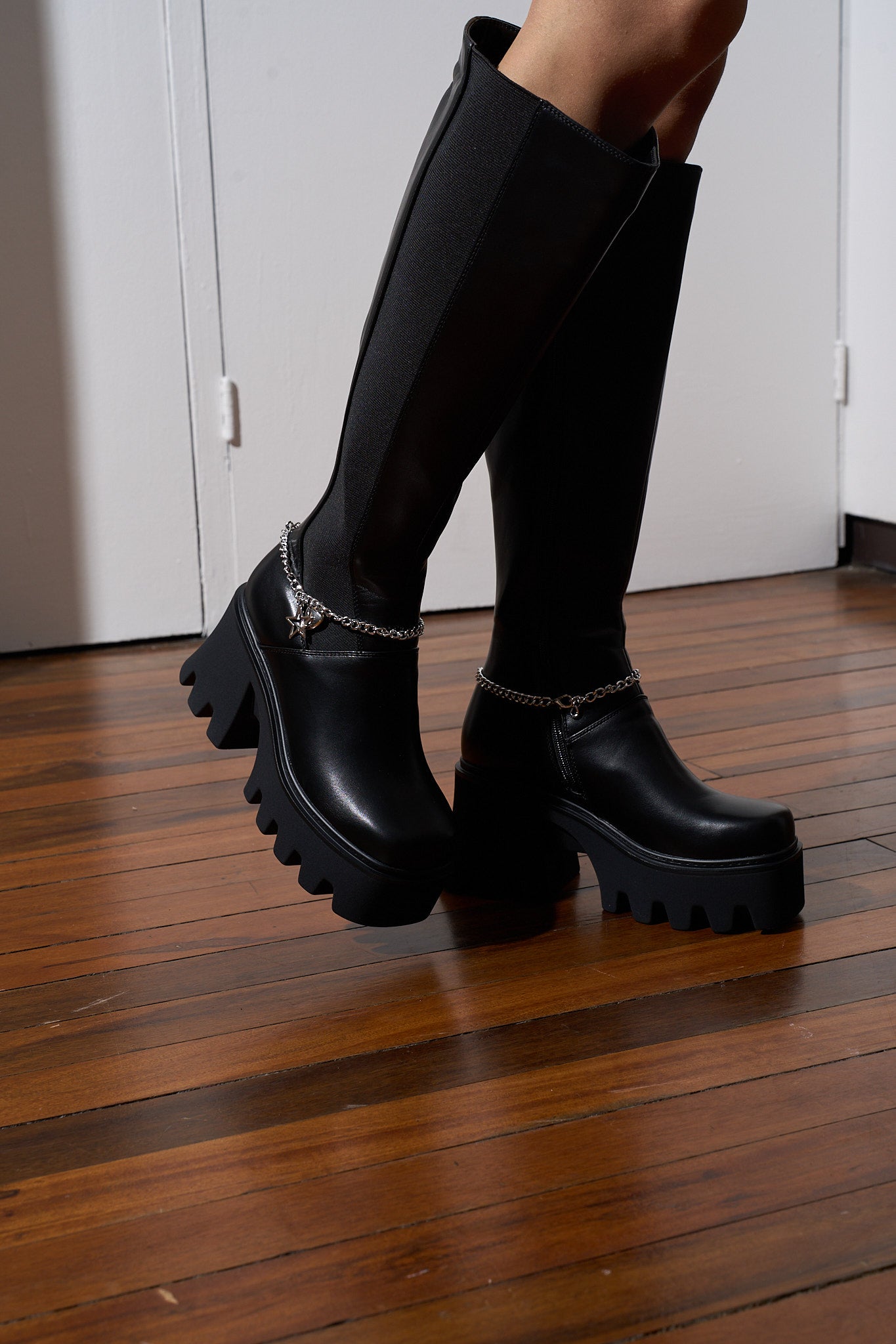 Nirvana Boots