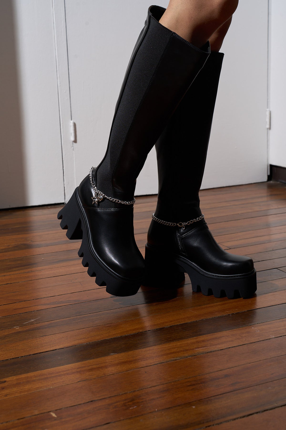 Nirvana Boots