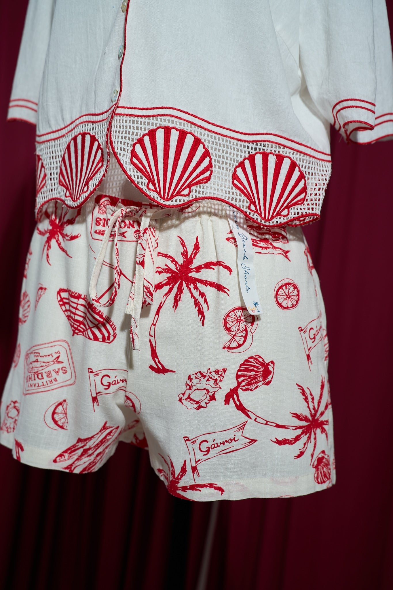 Island Sketch Linen Shorts